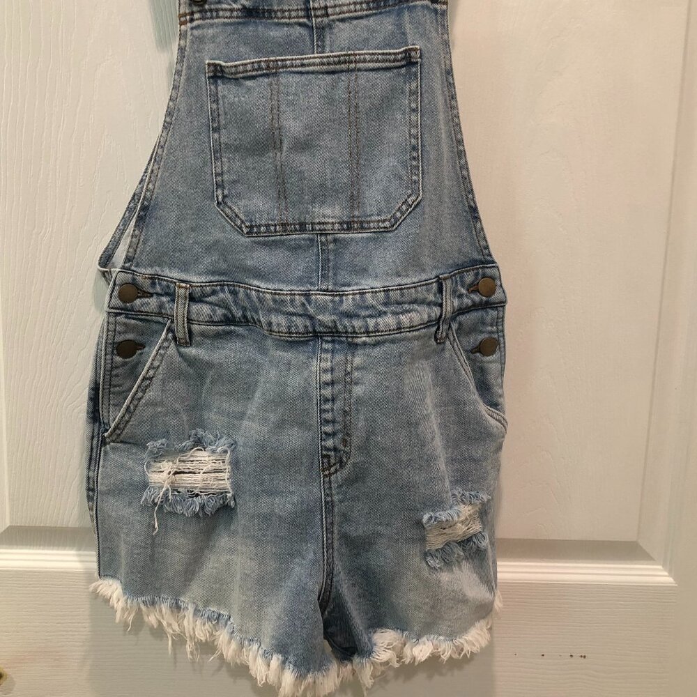 Wild Fable Women's Denim Overall Shorts Medium Factory Distressing Frayed Hem